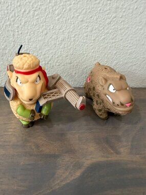 1989 Playmates Barnyard Commandos Figures Sergeant Wolly Pullover and Fleece Car